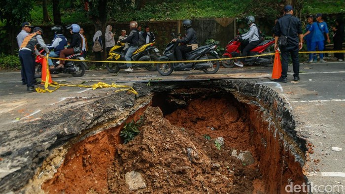 Dinas SDA DKI Siapkan Penelusuran Saluran Lama untuk Mencegah Jalan Amblas Kembali Terjadi