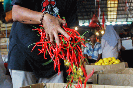 Mayoritas Harga Pangan Naik, Cabai Merah Keriting Tembus Rp86.400 per Kg